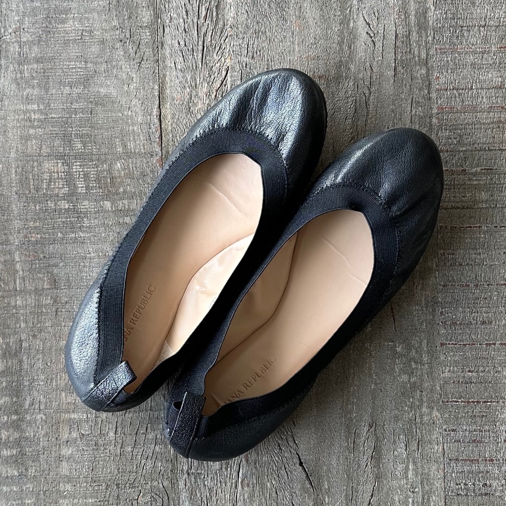 Banana Republic Flats Sz 7